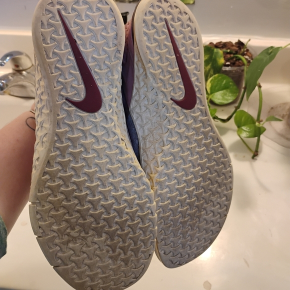 Preloved Nike Women's Running Shoes - Purple and Gray - Picture 4 of 6